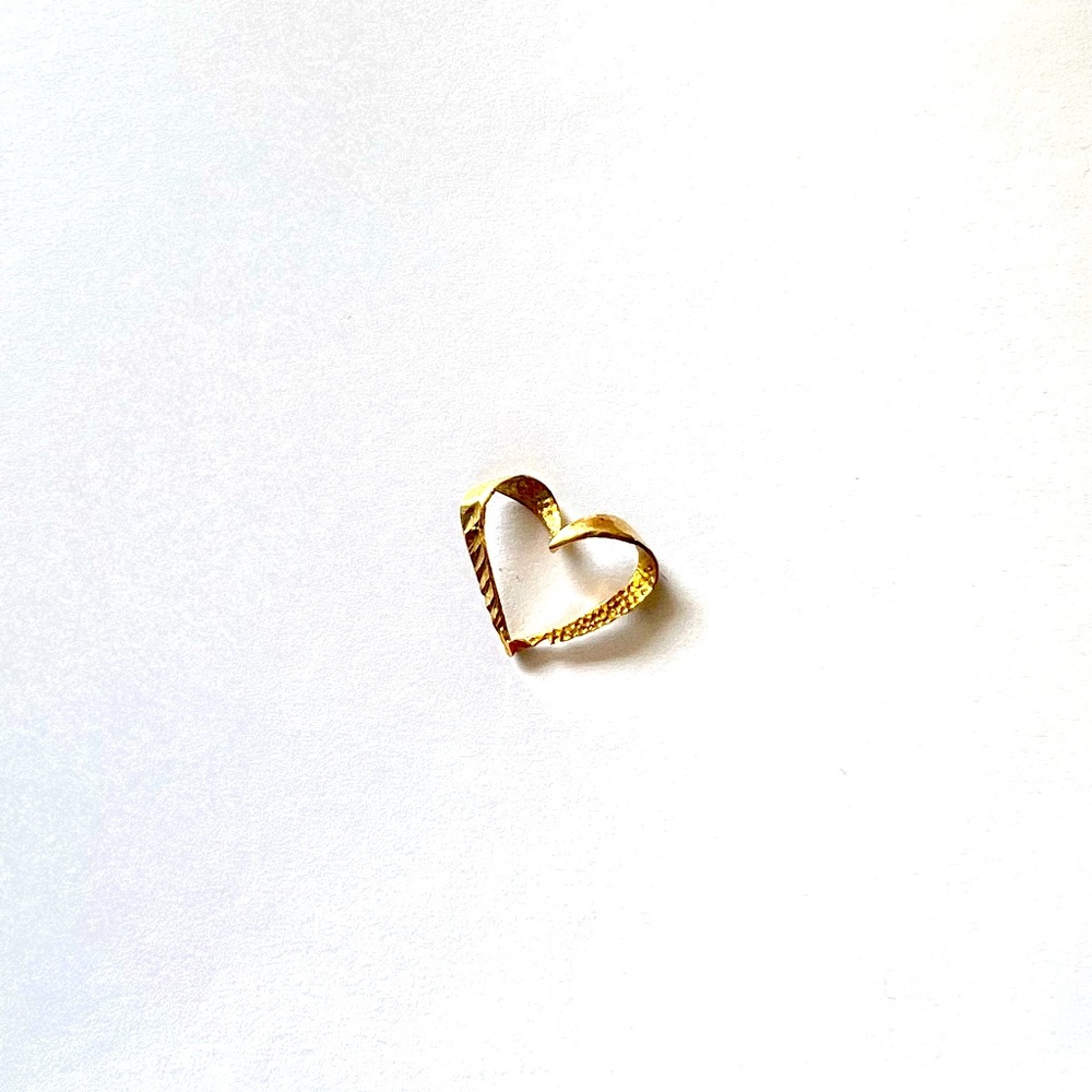 10K gold heart pendant